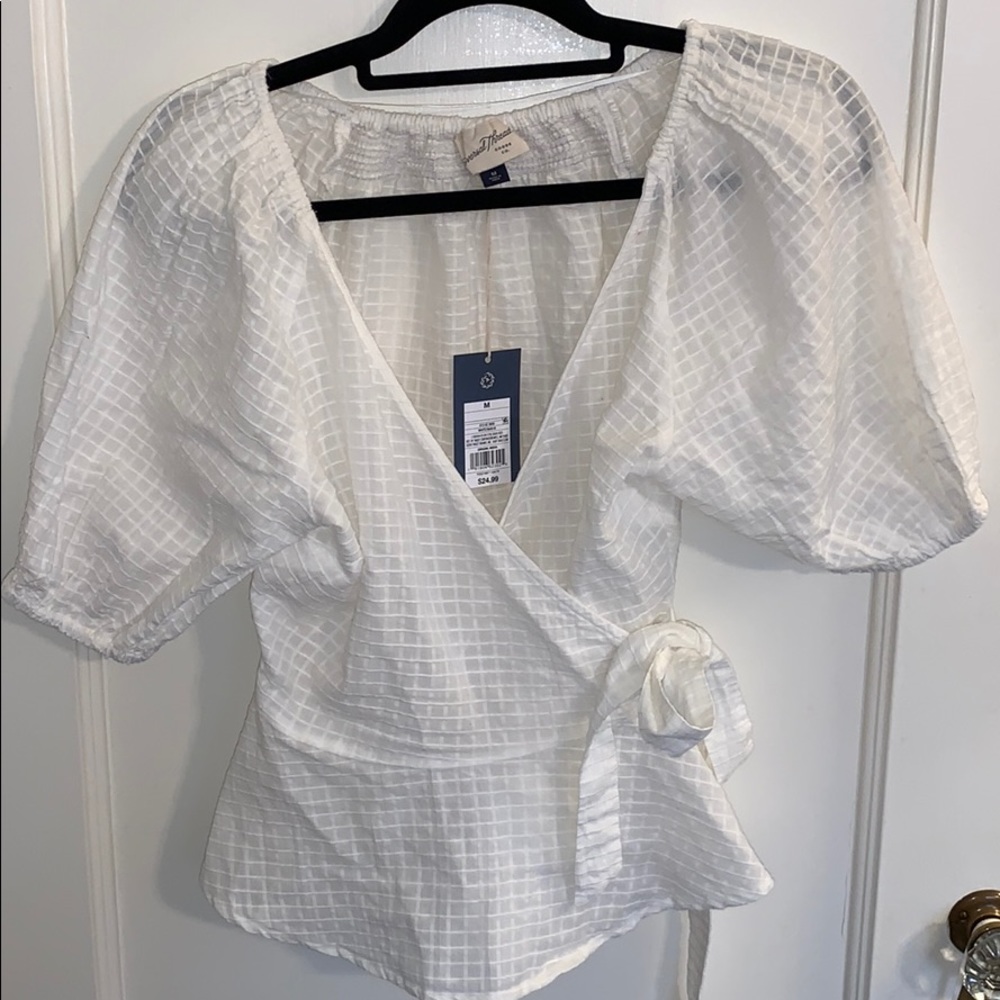 NWT Universal Thread white Wrap peplum top Medium
